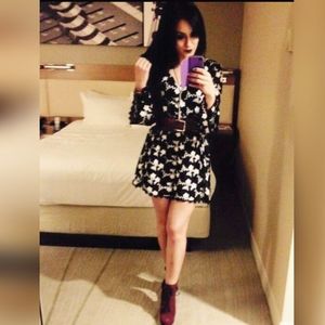 Beautiful dress w black & white embroidery design